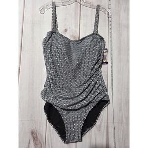 DKNY Swimsuit Womens 2XL One Piece Bathing Suit Front Shirring XX-Large Swimwear